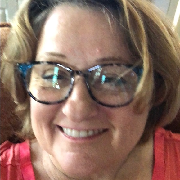 Meet your Posher, Connie - Picture 1 of 1